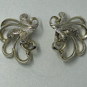 Vintage Sarah Coventry "Frosted Feather" Clip-On Earrings